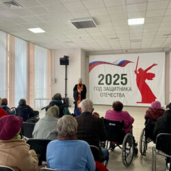 Настоятель храма Димитрия Солунского поздравил жителей Социального городка с Пасхой Господней