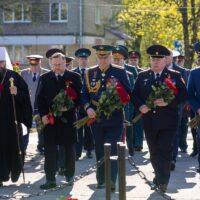 В день Победы митрополит Матфей возложил цветы к могиле Неизвестного солдата