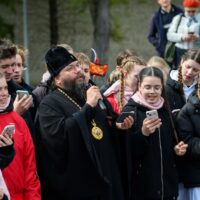 В День Победы в городе Пскове прошла акция патриотической военной песни
