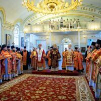 В день открытия Александро-Невских чтений митрополит Матфей совершил Божественную Литургию в воинском храме святого Александра Невского