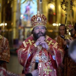 Митрополит Матфей возглавил всенощное бдение в Псково-Печерском монастыре