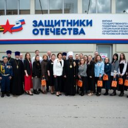 Митрополит Матфей поздравил с Пасхой Господней сотрудников фонда «Защитники Отечества»