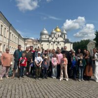 По благословению митрополита Матфея состоялась поездка семей погибших участников СВО в Великий Новгород