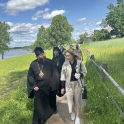 Митрополит Матфей посетил церемонию открытия дней Пушкинской поэзии и русской культуры