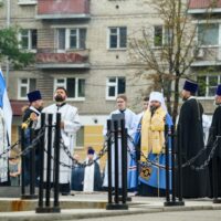 В день освобождения города Пскова митрополит Матфей совершил заупокойную литию по павшим защитникам Родины