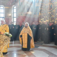 Делегация Псковской епархии во главе с митрополитом Матфеем совершили молебен в храме Всех Святых на Мамаевом кургане