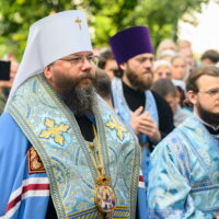 Накануне Успения Пресвятой Богородицы митрополит Матфей возглавил всенощное бдение в Псково-Печерском монастыре