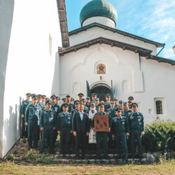 В праздник иконы Пресвятой Богородицы «Неопалимая Купина» в Богоявленском храме состоялся традиционный молебен для сотрудников МЧС 