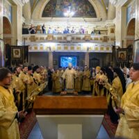 Митрополит Матфей возглавил всенощное бдение в Свято-Успенском Псково-Печерском монастыре