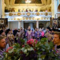 Митрополит Матфей совершил Литургию в Псково-Печерском монастыре