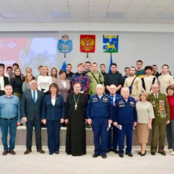 Клирик Псковской епархии благословил призывников на несение воинской службы