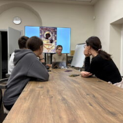 В Молодежном центре Псковской епархии «Трилучье» прошла лекция «Зарождение иконописи»