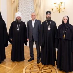 Митрополит Матфей обсудил в Северной столице проекты в сфере туризма и паломничества