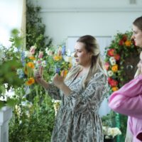 В издании «АиФ – Псков» вышла статья «Цветочная проповедь. Как псковские флористы превращают храмы в райский сад»