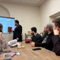 В Молодежном центре Псковской епархии «Трилучье» состоялся урок церковнославянского языка