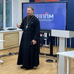 Руководитель отдела религиозного образования и катехизации Псковской епархии выступил лектором на занятии повышения квалификации