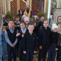 Участники кружка «К истокам духовности» побывали в Свято-Троицком соборе города Острова