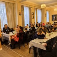 В Воскресной школе храма святого Александра Невского отметили День матери