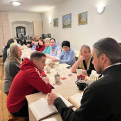 В храме Воскресения Христова (со Стадища) прошли очередные занятия по изучению Священного Писания