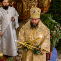 В Рождественскую ночь митрополит Матфей возглавил праздничное богослужение в кафедральном соборе