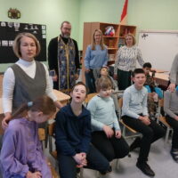 Руководитель отдела по церковной благотворительности и социальному служению посетил детей с особенностями в развитии в стенах школы №47