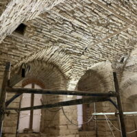 В Стефановской церкви Мирожского монастыря завершаются работы по реставрации кладки стен и сводов