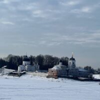 В Мирожском монастыре продолжается реставрация Стефановской церкви и братского корпуса