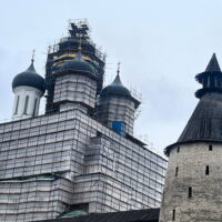 В Свято-Троицком соборе города Пскова продолжаются реставрационные работы