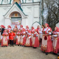 При храме святителя Николая Чудотворца (в Любятово) прошла благотворительная Пасхальная ярмарка