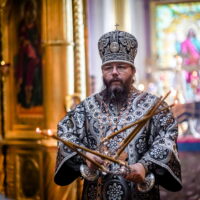 Митрополит Матфей совершил Литургию Преждеосвященных Даров в Псково-Печерском монастыре
