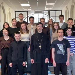 В Молодежном центре Псковской епархии «Трилучье» состоялась беседа «Кто такие Жены-мироносицы?»
