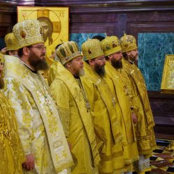 Митрополит Матфей сослужил Святейшему Патриарху Кириллу за Литургией в Храме Христа Спасителя