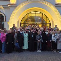 Митрополит Матфей провел встречу с экскурсоводами и руководителями паломнических служб Псковской епархии