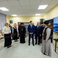 Митрополит Матфей и министр просвещения РФ Сергей Кравцов посетили Псковскую гимназию №28 с изучением Основ Православной культуры