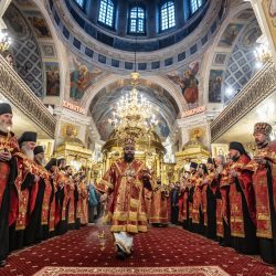 Митрополит Матфей возглавил всенощное бдение в Псково-Печерском монастыре
