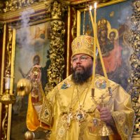 Митрополит Матфей совершил Литургию в Свято-Троицком кафедральном соборе