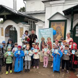 В День семьи, любви и верности в Любятовском храме святителя Николая Чудотворца состоялся семейный концерт