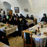 В Снетогорском монастыре прошли лекции иерея Константина Корепанова
