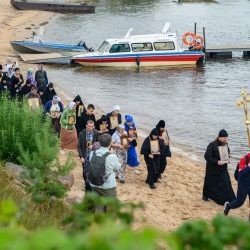 В Псковской епархии прошёл традиционный крестный ход «Дорогой Спасителя»