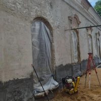 В Псково-Печерском монастыре продолжаются отделочные работы Сретенского храма