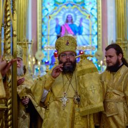 Митрополит Матфей возглавил всенощное бдение в Псково-Печерском монастыре