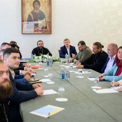 В Псковском епархиальном управлении состоялось заседание организационного комитета спортивного заезда «Дружина Довмонта» проекта «Истоки.Школа»