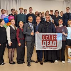 Клирик Псковской епархии провел встречу со школьниками поселка Плюсса