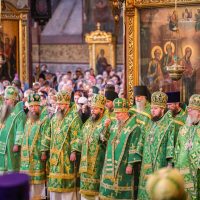 Митрополит Матфей сослужил Святейшему Патриарху Кириллу за Литургией в Троице-Сергиевой лавре