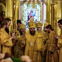 Митрополит Матфей возглавил всенощное бдение в Свято-Успенском Псково-Печерском монастыре